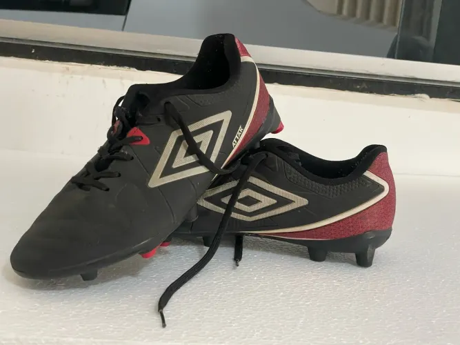 Chuteira Umbro Attak  (Ler descrição)