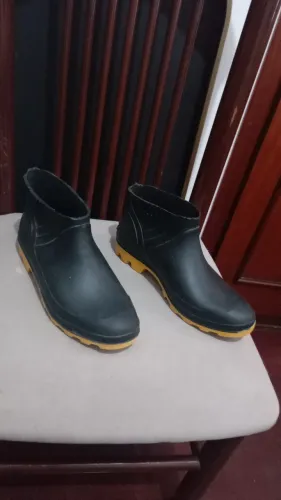 Bota de borracha preta 40