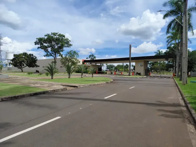 Lote 247m2 em Cond. Residencial Rosas de Leiria - Goianira
