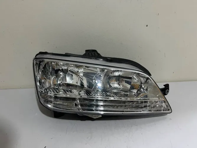 Farol direito Idea 2005/2006/2007/2008/2009/2010
