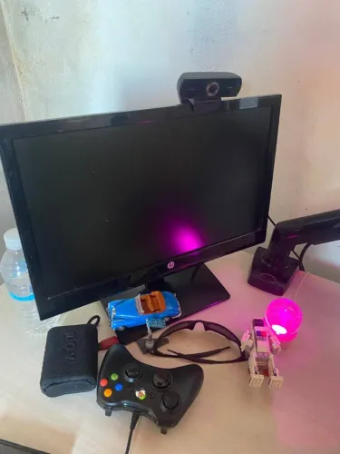 Monitor semi novo
