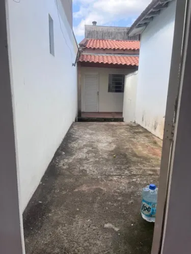 Casa para Locação em Paulínia, Jardim dos Calegaris, 2 dormitórios, 1 banheiro, 1 vaga