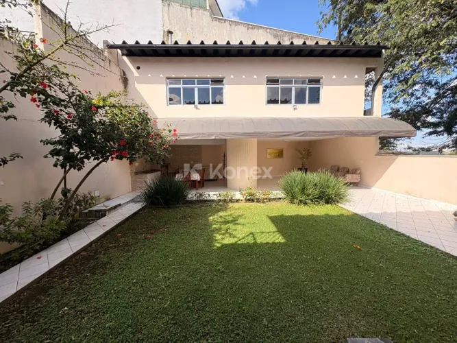 Sobrado à venda no Jardim São Bento | 252 m², 3 Suítes, Jardim e Rua Fechada 24h