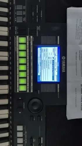 Vende-se teclado Yamaha psr S550b