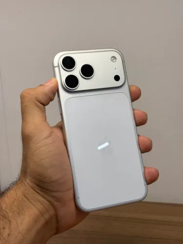 IPHONE 17 PRO MAX SILVER