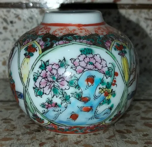 Potiche em Porcelana Chinesa Famille Rose - Pintado à Mão