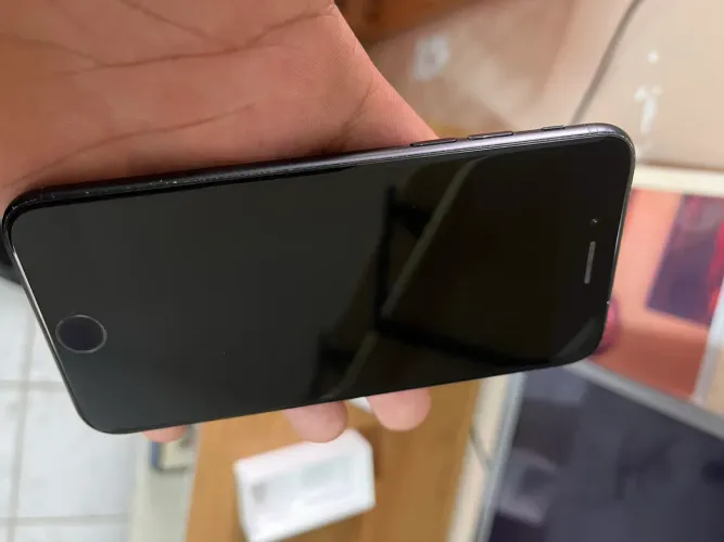 iPhone Se segunda geração novo !!