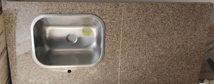 Balcão Granito Amarelo Maracujá em L 3,08 X 2,16 