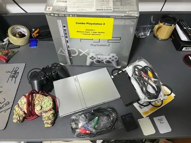 PlayStation 2 Slim Prata + Controle Monster + Memory Cards