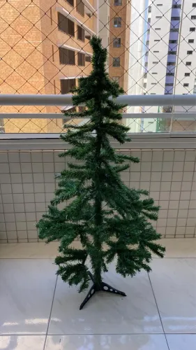 Árvore de Natal 150 cm Festive! na caixa + enfeites de brinde