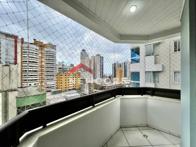 Cobertura em Rua 234 - Meia Praia - Itapema/SC