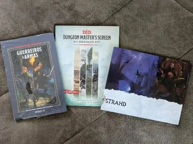 D&D Mestre: Dungeons and Masters Screen Wilderness + Curse of Strahd + Guerreiros e Armas
