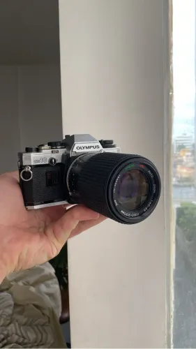 Câmera analógica Olympus OM-10