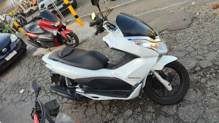 HONDA PCX 150 BRANCA 2015 Shalon veículos Cariacica