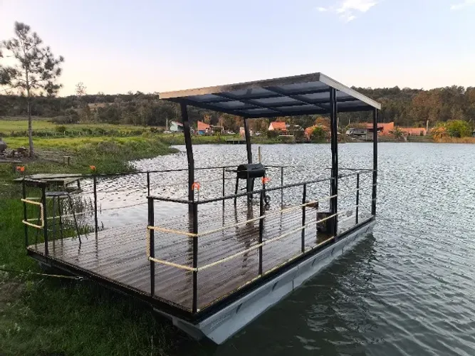 Flutuante navegável