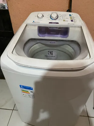 Máquina de lavar Electrolux com capacidade de 10,5kg