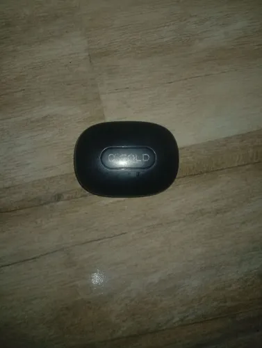 fone de ouvido sem fio da marca A'Gold. mini carregador portátil (power bank)