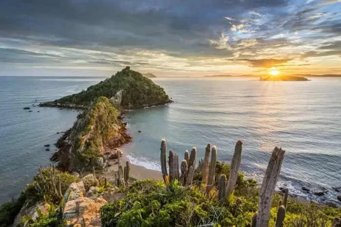 Apto kitnet em Búzios aluguel anual