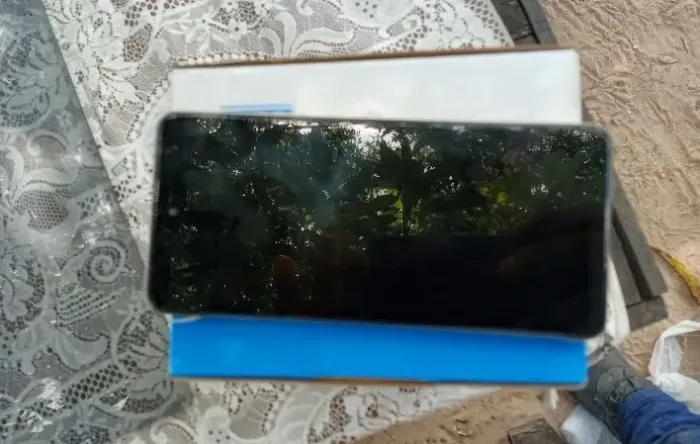 Vendo este celular infinix 8pro