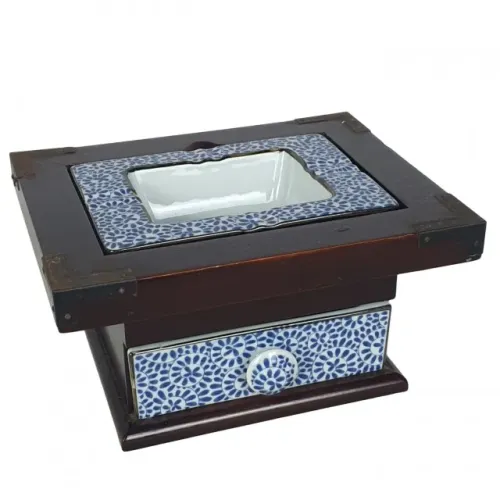 Antigo conjunto cinzeiro cigarreira produzido madeira porcelana portuguesa floral