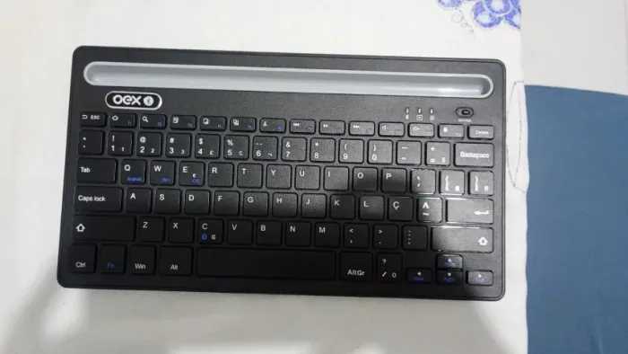 Teclado Bluetooth OEX Class TC-502 ABNT2 com Suporte - Ótimo Estado