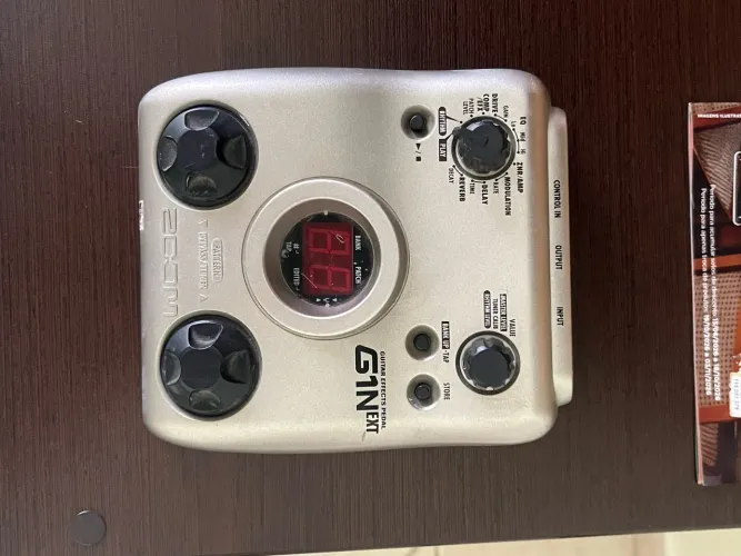 Pedaleira Zoom G1Next para guitarra + fonte original, funcionando 100%