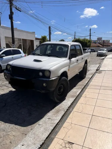 Mitsubishi L200 GL 2.5 4X4 CD Diesel 2010