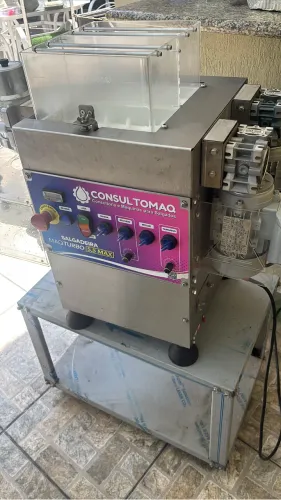 Modelara de salgado + masseira 5kg - Consultomaq