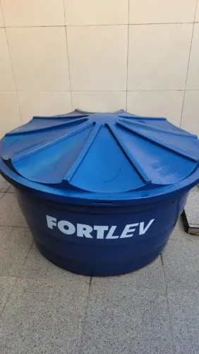 Caixa d'água Fortlev 1000l estado de nova