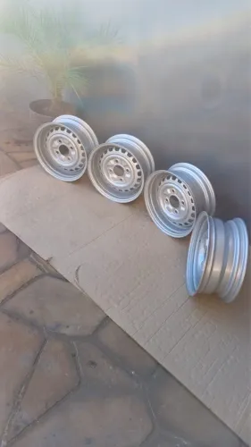 Rodas de fusca 4  furos aro 15 em CANOAS/RS