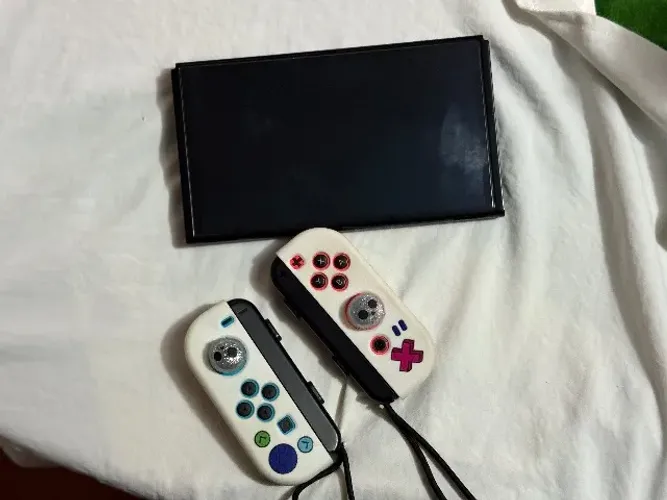 Nintendo Switch OLED em perfeito estado, com a caixa + case portátil de brinde