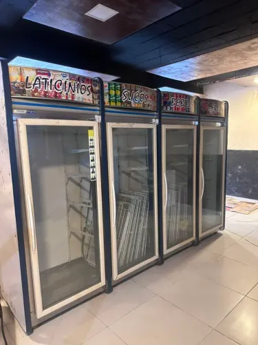 Refrigeradores de bebidas e lacticínios 