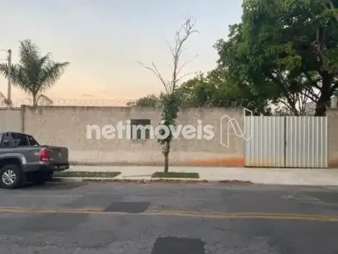 Lote com 1000 m²; no Garças