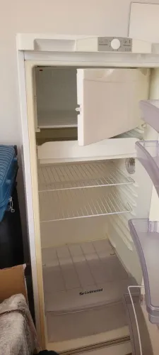 Geladeira 220v Continental 270 branca 80l