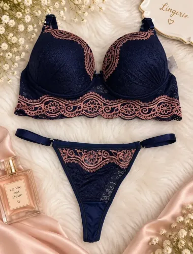 Conjunto renda com calcinha fio dental