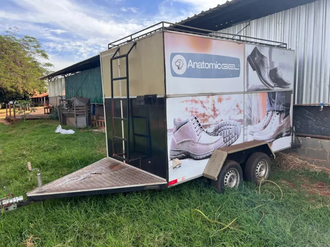 Trailer baú p/ loja intinerante / FOODTRUCK