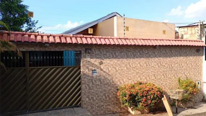 VENDO CASA NO PETRÓPOLIS DE 2 QUARTOS