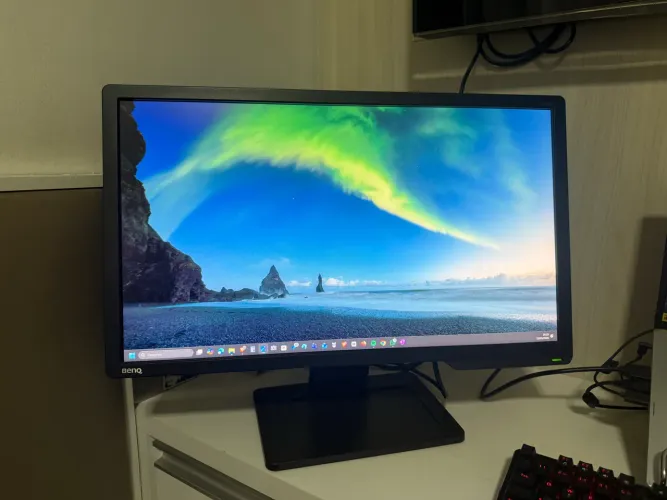 Monitor Gamer BenQ ZOWIE 24, FHD, 144Hz, 1ms, Altura Ajustável - XL2411P 