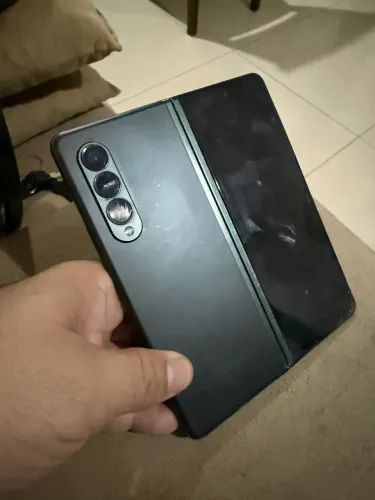 Samsung ZFold3 Leia o anúncio