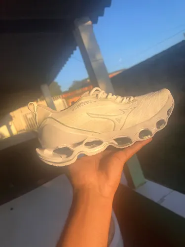 Mizuno Wave Prophecy 11