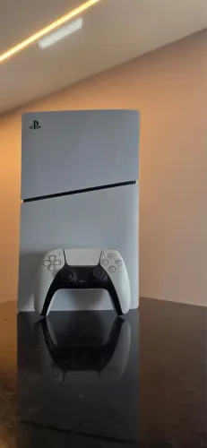 Ps5 midia fisica 1 tera + um controle original!
