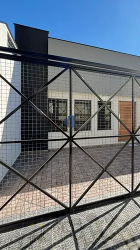EXCELENTE IMÓVEL COMERCIAL NO JD. MAIA l 250m² l 5 SALAS l 4 VAGAS l TOTALMENTE REFORMADO