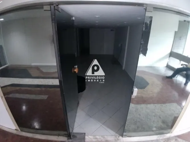 Sala Comercial em Galeria | 31m² com Mezanino | 1 Vaga | Ponto Nobre de Ipanema