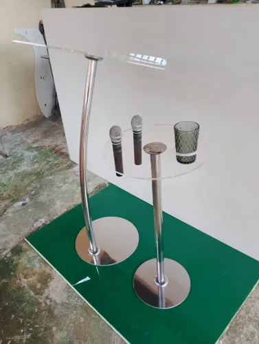 Vendo esse 2 púlpito em aço inox com acrílico