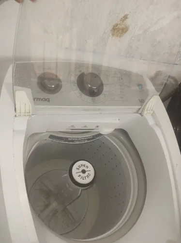 Geladeira e máquina de lavar