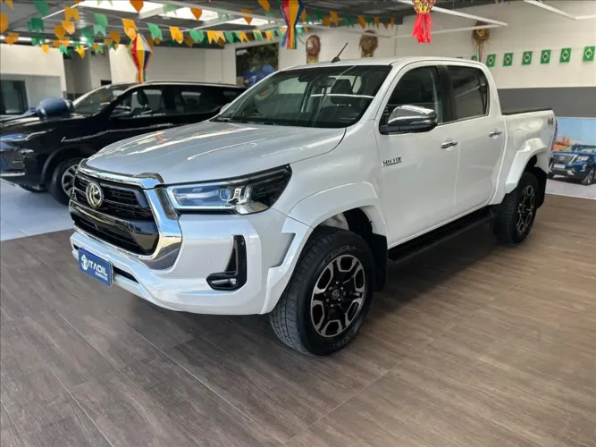 Toyota Hilux CD SRX 4X4 2.8 TDI 16V Diesel Aut. 2024