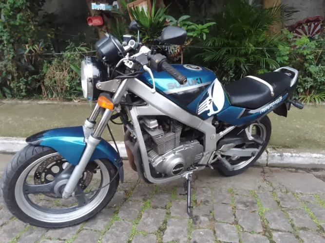 Moto Suzuki GS500E