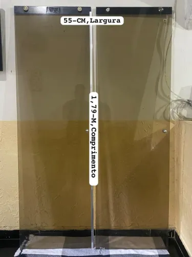 Box de banheiro desmontado da cor fume 