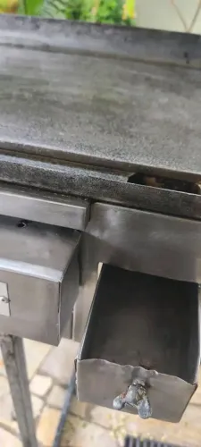 Chapa de lanches no estado.<br>Vendo 300<br>Chama