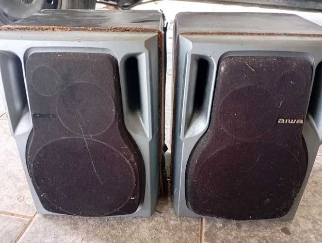Par caixa som Aiwa leia o anúncio com atenção 